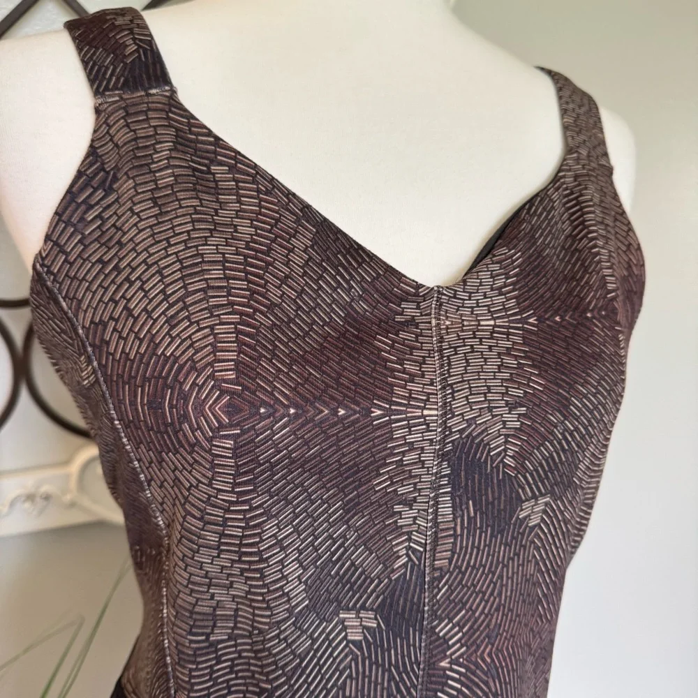 LULULEMON Size Medium Peplum Style Tank Top (see measurements)